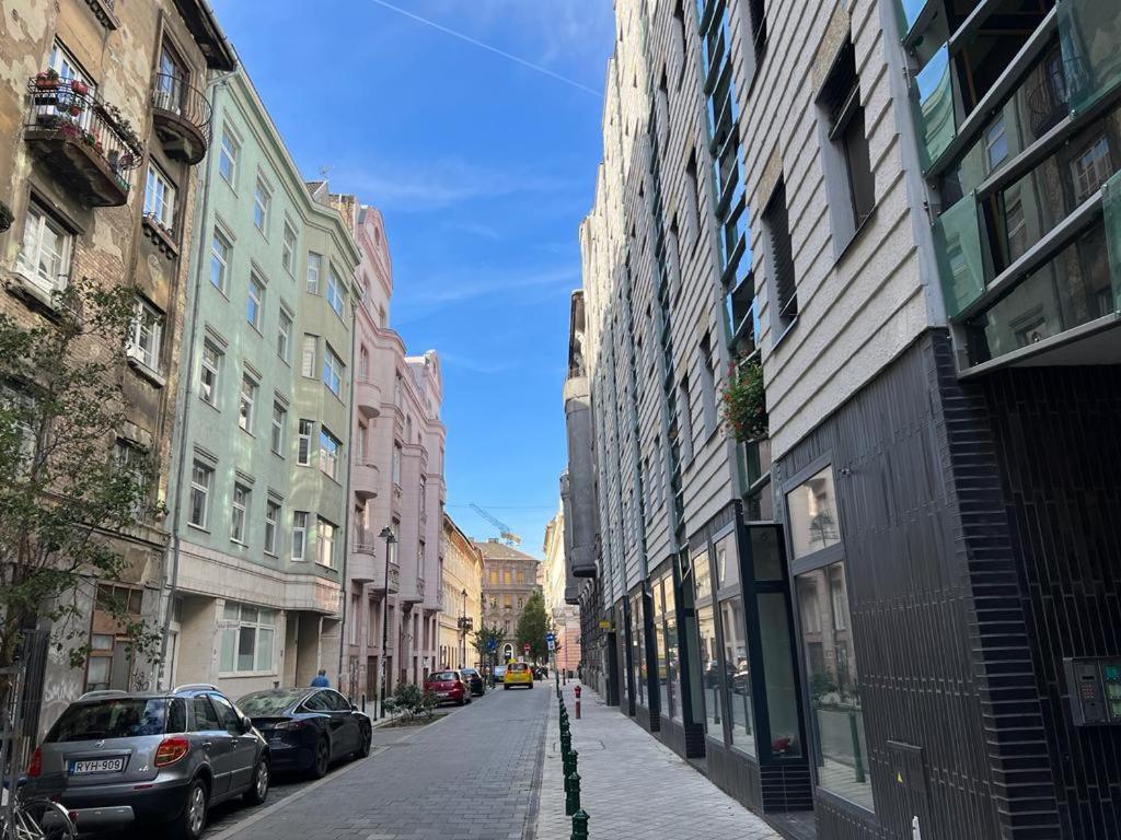 Palace Quarter 2 Peaceful Modern Central Top Floor Apartment Budapest Exteriör bild