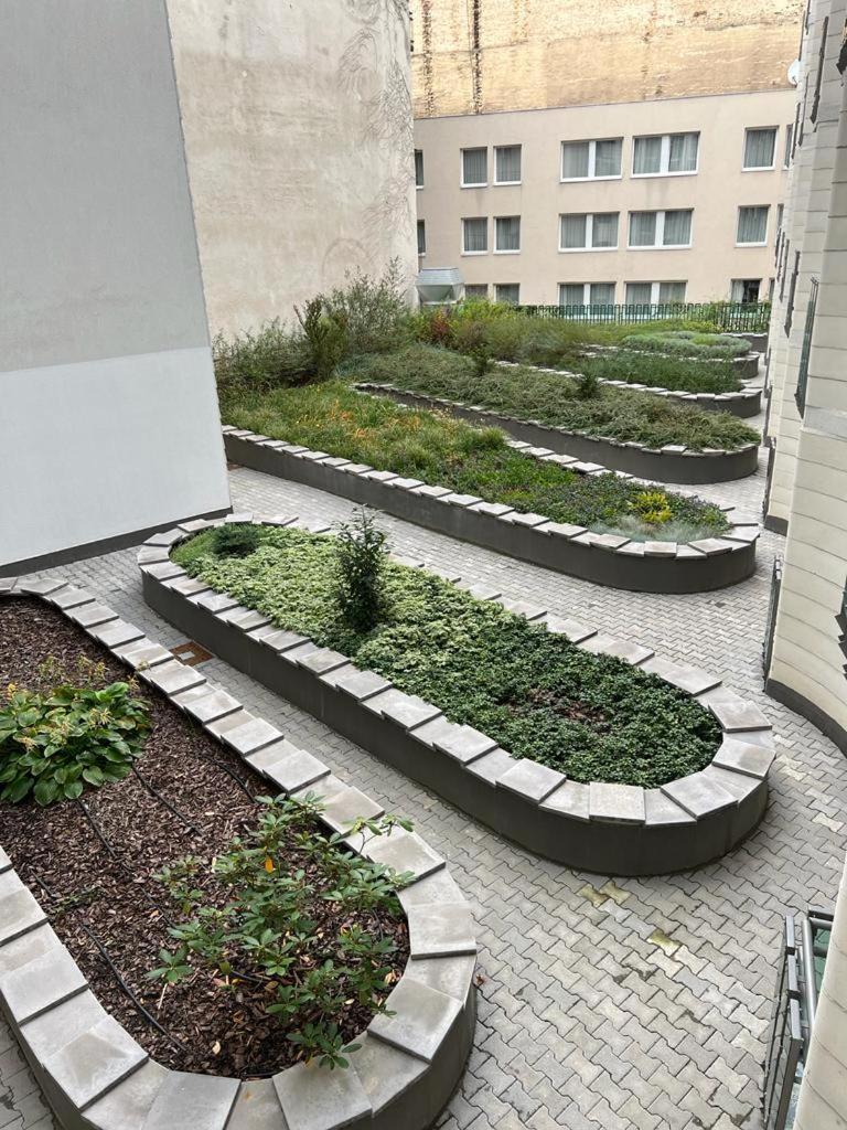 Palace Quarter 2 Peaceful Modern Central Top Floor Apartment Budapest Exteriör bild